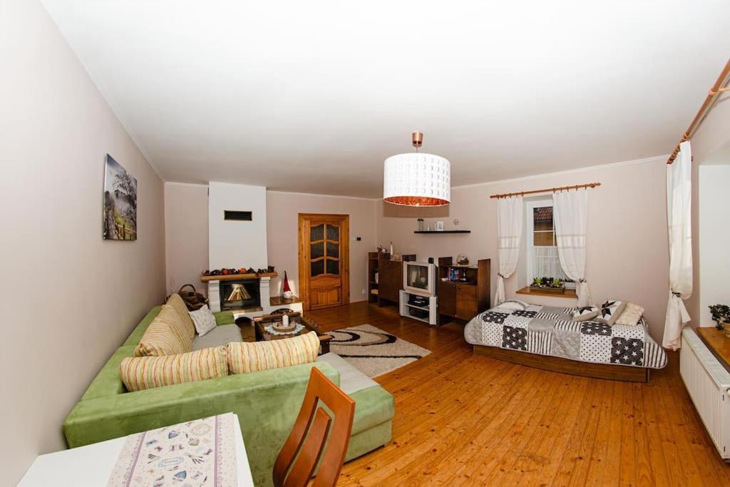 Zlty Domcek - Apartman Svabovce Экстерьер фото