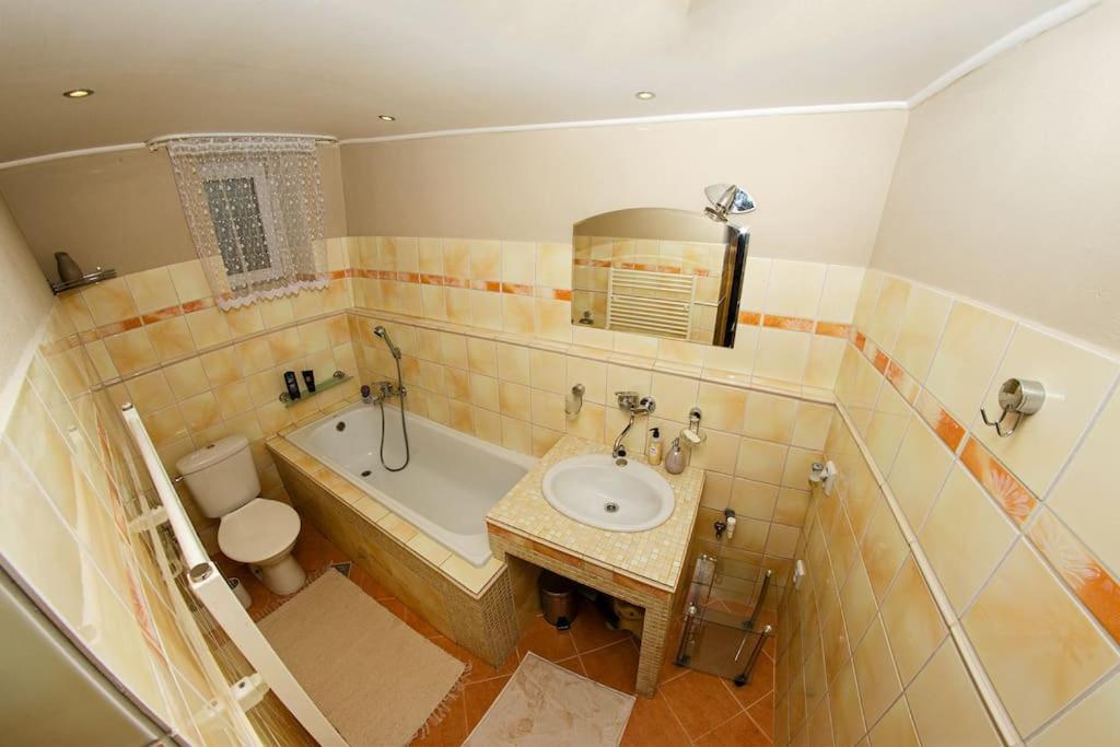 Zlty Domcek - Apartman Svabovce Экстерьер фото